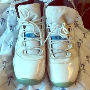 Jordan 11 Colombia’s Authentic size 7